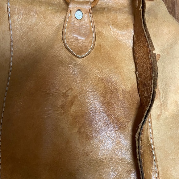 SOLD do not buy. Thrashed vintage leather backpack - Picture 4 of 9